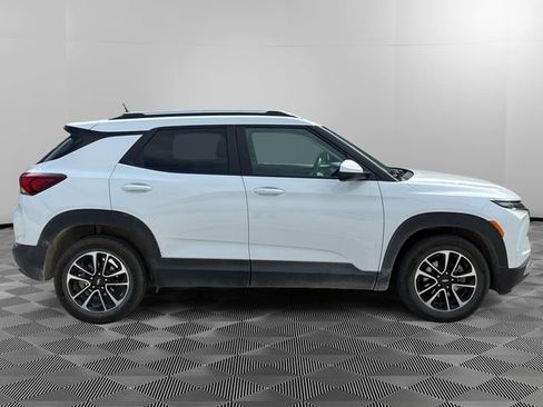 Used 2025 Chevrolet TrailBlazer LT w/ Convenience Package FWD image 6