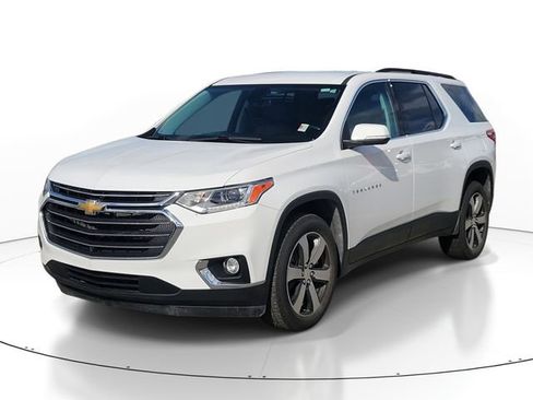 Used 2021 Chevrolet Traverse LT w/ LT Premium Package image 2