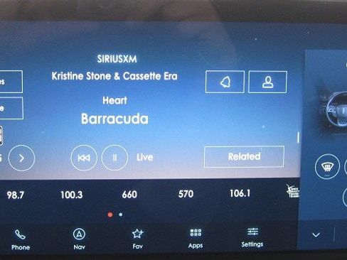 Used 2022 Lincoln Nautilus Reserve image 11