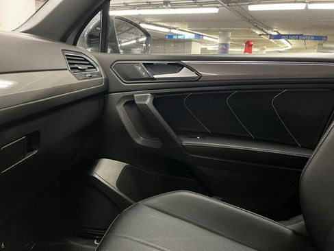 Certified 2022 Volkswagen Tiguan SE R-Line image 30