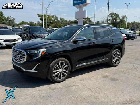 Used 2020 GMC Terrain Denali w/ Denali Premium Package AWD/4WD image 3