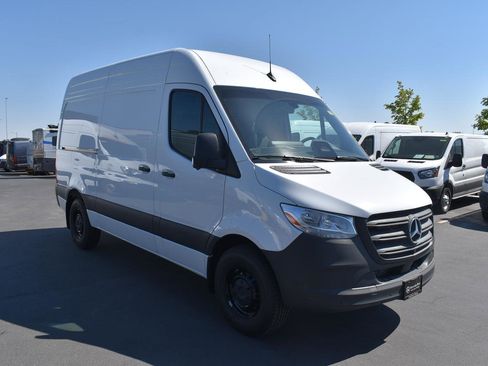 New 2025 Mercedes-Benz Sprinter 2500 image 2