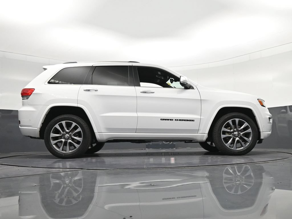 Used 2017 Jeep Grand Cherokee Overland w/ Jeep Active Safety Group RWD image 30