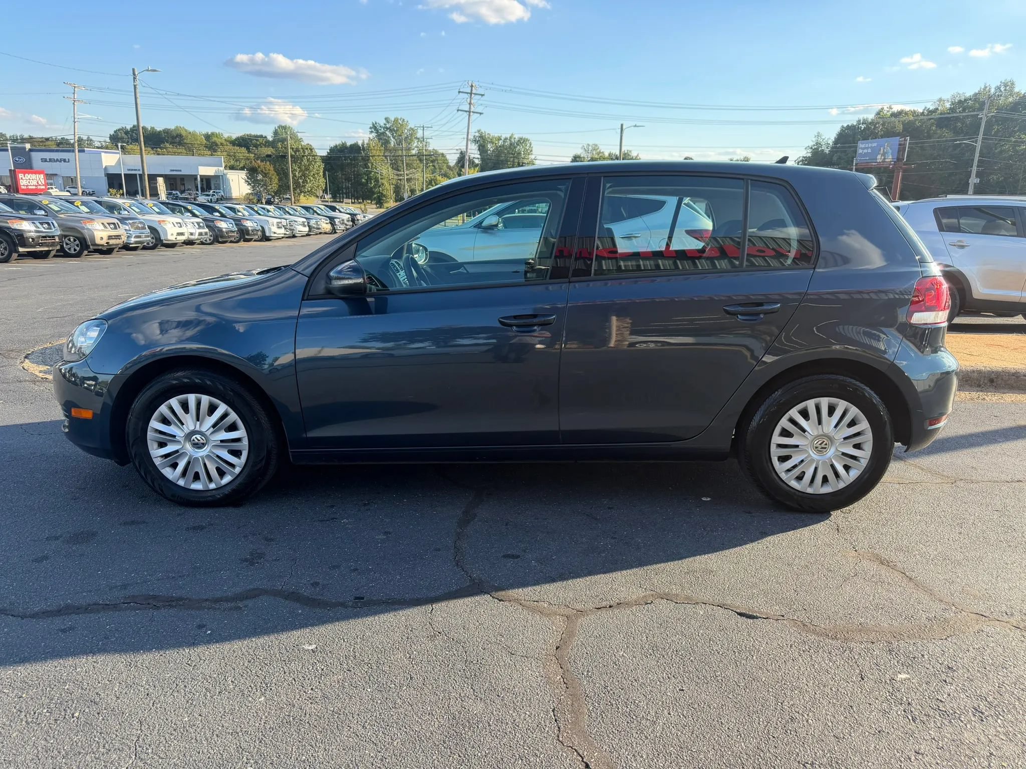 Used 2013 Volkswagen Golf 4-Door FWD image 4