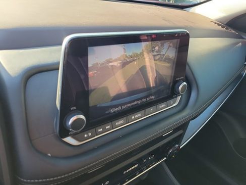 Used 2023 Nissan Rogue SV FWD image 29