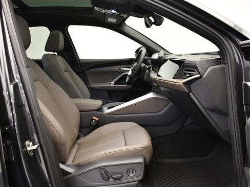 Certified 2025 Audi Q5 Premium w/ Convenience Package image 46