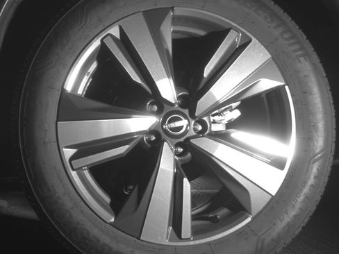 Used 2026 Nissan Rogue SL FWD image 17