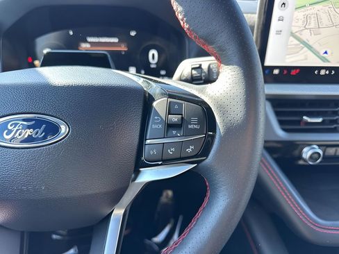 Used 2025 Ford Explorer ST-Line w/ ST-Line Street Pack image 17