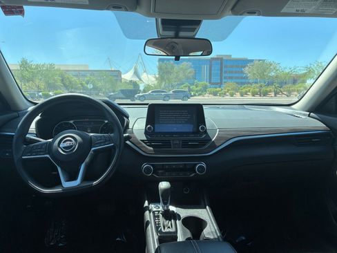 Used 2025 Nissan Altima 2.5 SV FWD image 33