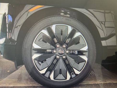 Used 2024 Chevrolet Blazer EV RS AWD/4WD image 15