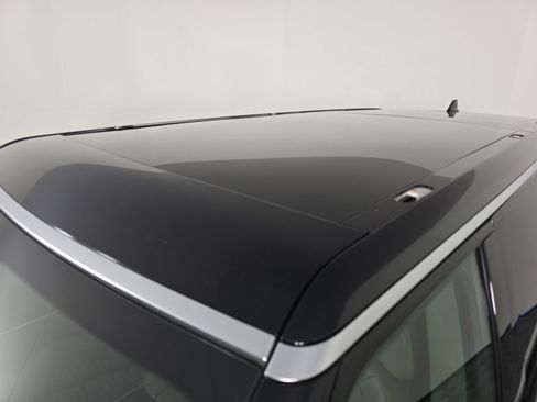 Used 2023 Rivian R1S Adventure image 13