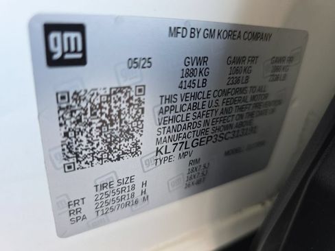 Used 2025 Chevrolet Trax RS FWD image 34