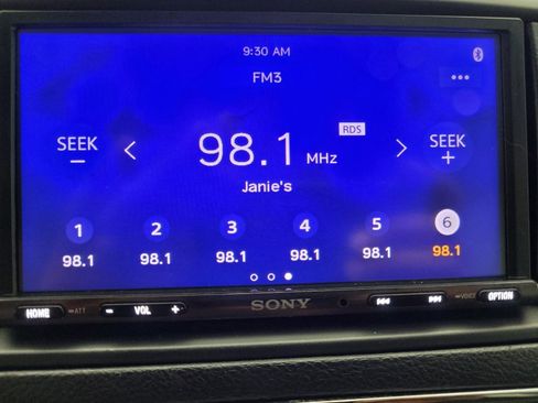Used 2016 Dodge Grand Caravan SXT FWD image 25