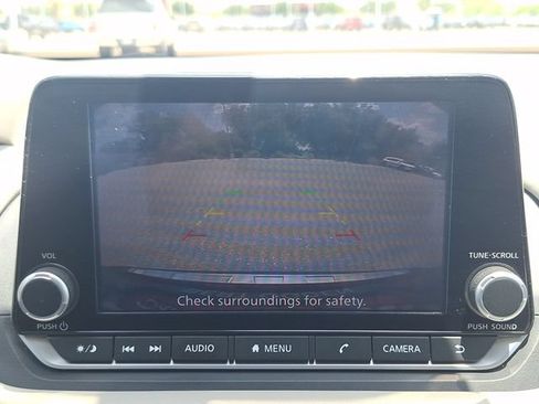 Certified 2023 Nissan Rogue SV FWD image 13