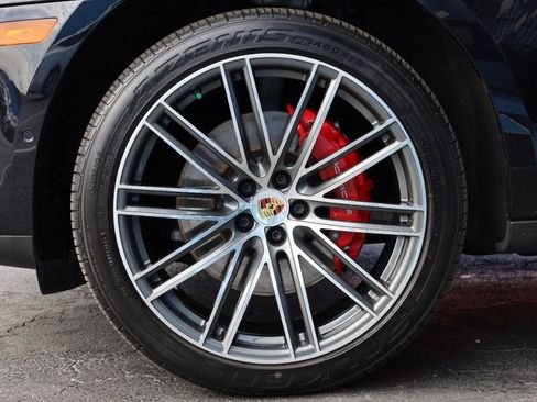 Used 2024 Porsche Macan S AWD/4WD image 5