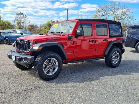 Used 2024 Jeep Wrangler Unlimited image 7