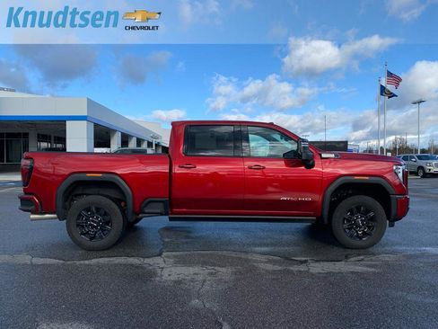 Used 2025 GMC Sierra 2500 AT4 w/ AT4 Premium Plus Package image 8