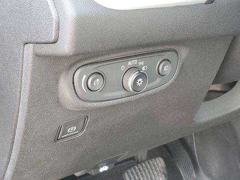 Used 2020 GMC Terrain SLT image 22