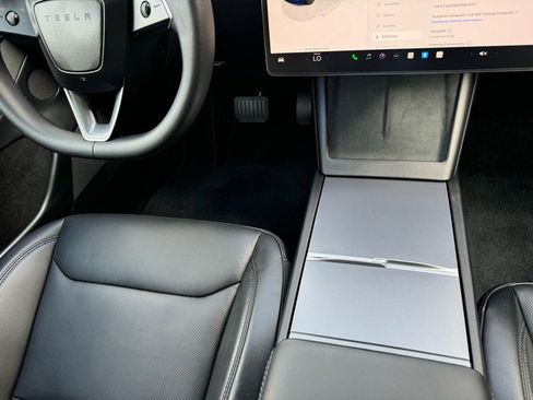 Used 2025 Tesla Model 3 Long Range image 28
