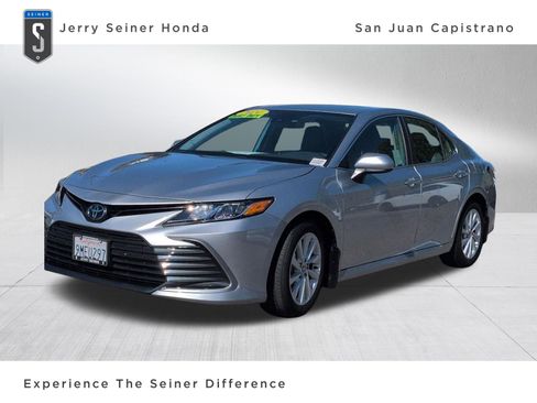 Used 2024 Toyota Camry LE image 1