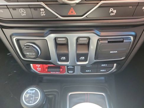 Used 2022 Jeep Wrangler Rubicon w/ Steel Bumper Group image 25