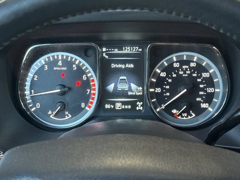 Used 2017 Nissan Titan SL AWD/4WD image 38