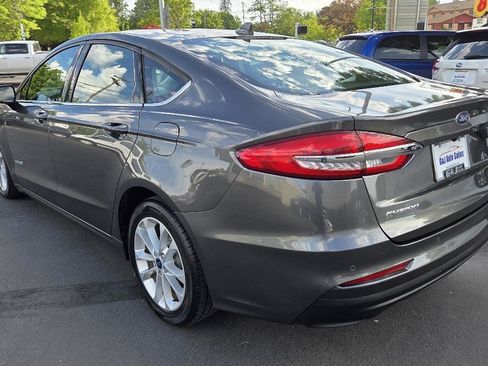 Used 2019 Ford Fusion SE FWD image 11