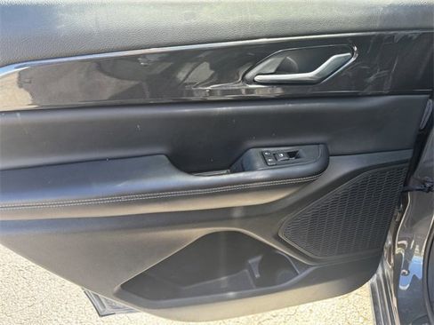 Certified 2023 Jeep Grand Cherokee L Laredo image 20