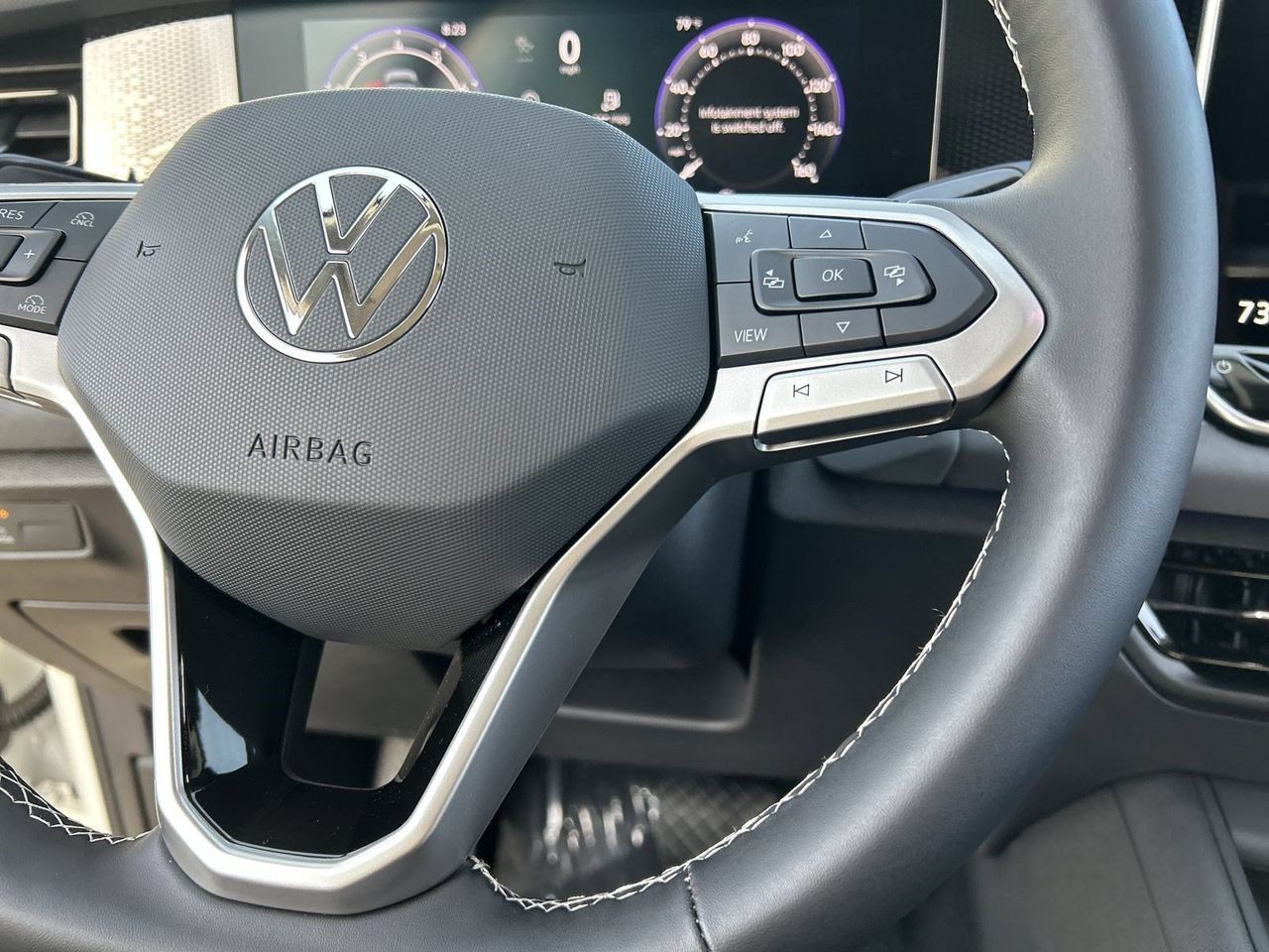 New 2026 Volkswagen Tiguan SE FWD image 21