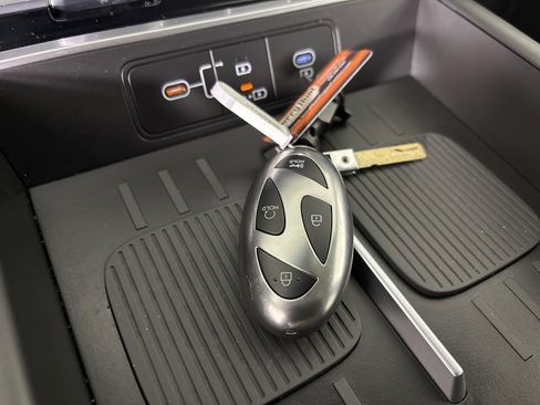 Used 2025 Hyundai Santa Fe SE image 19