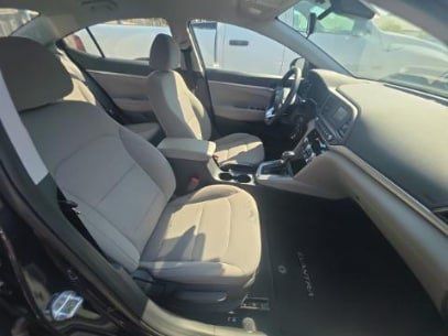 Used 2020 Hyundai Elantra SE FWD image 11