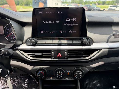 Used 2022 Kia Forte LXS FWD image 27