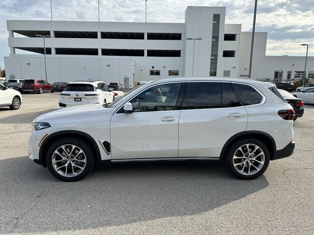 Certified 2024 BMW X5 xDrive40i w/ Parking Assistance Package AWD/4WD image 8