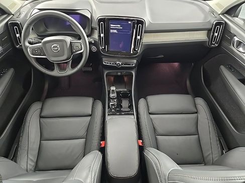 Used 2024 Volvo XC40 B5 Ultimate w/ Climate Package image 19