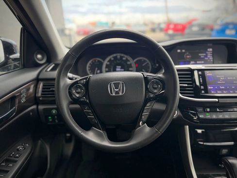 Used 2017 Honda Accord EX-L image 9