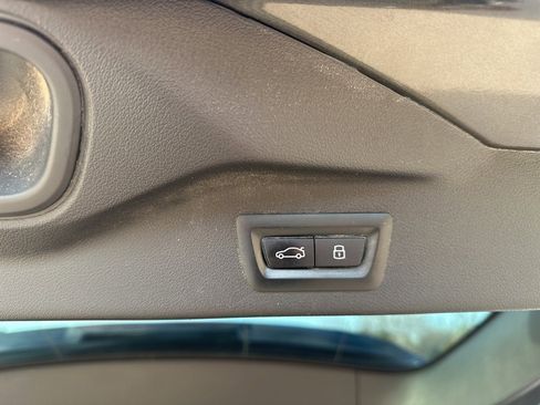 Used 2023 BMW X7 xDrive40i w/ M Sport Package image 37