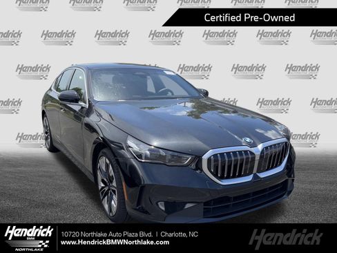 Certified 2026 BMW 540i xDrive AWD/4WD image 1