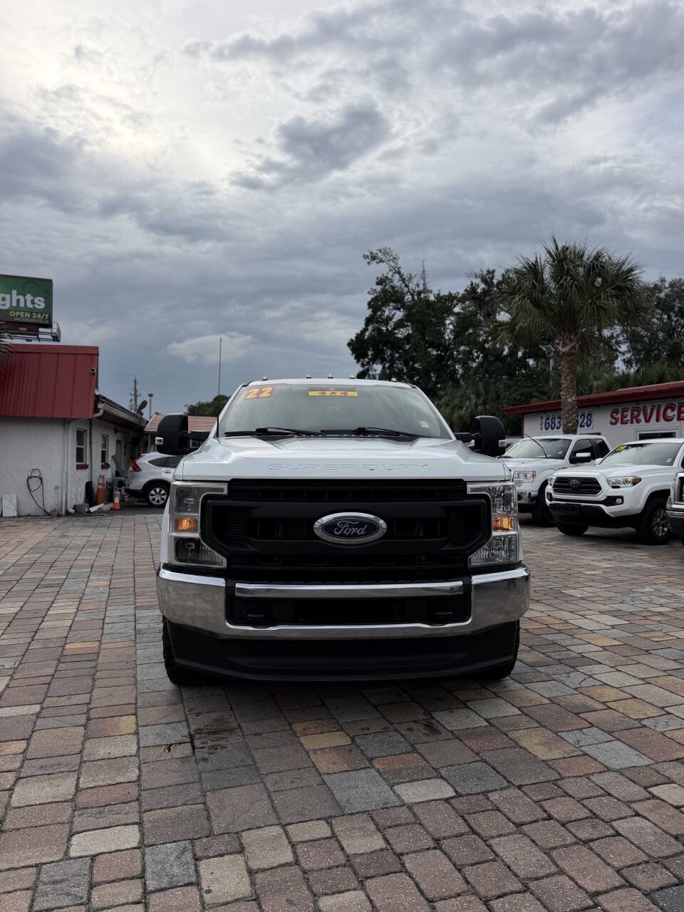 Used 2022 Ford F250 XL w/ Power Equipment Group AWD/4WD image 4
