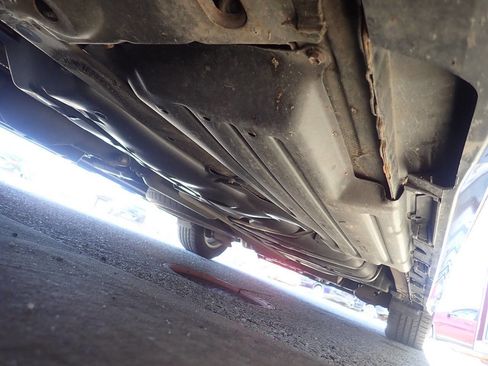 Used 2013 Toyota Sienna XLE image 39