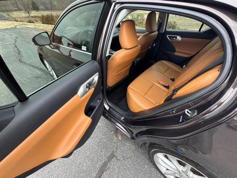 Used 2012 Lexus CT 200h Premium image 7