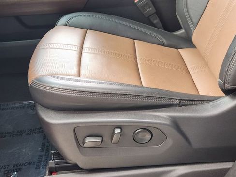 Used 2024 Chevrolet Silverado 1500 High Country w/ Technology Package AWD/4WD image 19