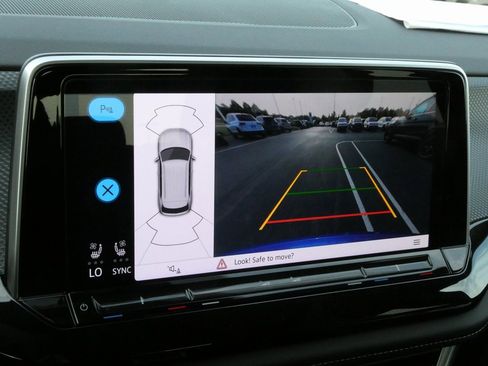 New 2025 Volkswagen Atlas Cross Sport SEL R-Line image 9