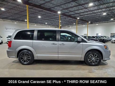 Used 2016 Dodge Grand Caravan SE FWD image 5