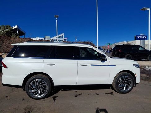 New 2025 Lincoln Navigator Reserve image 31