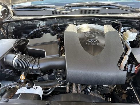 Used 2023 Toyota Tacoma SR5 w/ Technology Package image 35