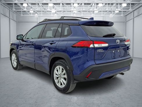 Used 2023 Toyota Corolla Cross LE image 4