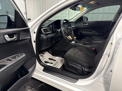 Used 2020 Kia Optima LX FWD image 16