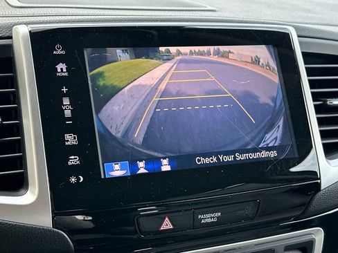 Used 2017 Honda Pilot Touring image 19