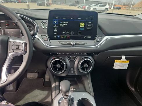 Used 2025 Chevrolet Blazer LT w/ Sound & Technology Package image 18