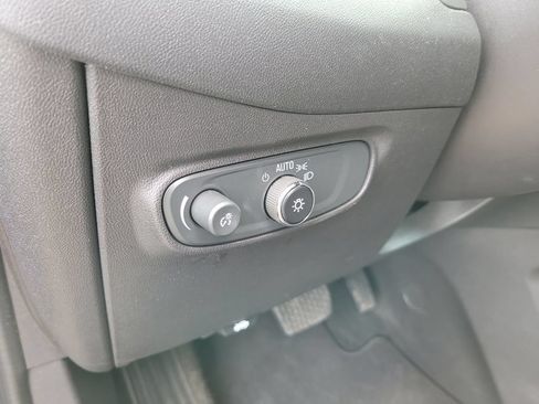 Used 2024 Chevrolet Equinox LT AWD/4WD image 25